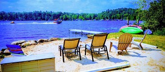 LAKE CABIN! Stocked, Wifi Beach Kayaks, Firepit, Trails, Creek Washer Dryer, Pet