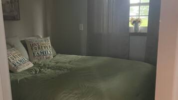 2 bedrooms, WiFi, bed sheets