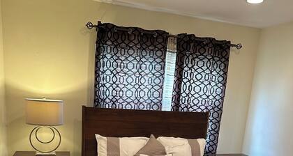 Spacious Furnished 3 Bd Townhouse -NYC 30 min- EWR 8 min- NEAR Prudential, NJPAC