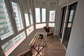 Interior - Apartamento con Vistas a Playa. Ideal Para Familias (Cádiz)