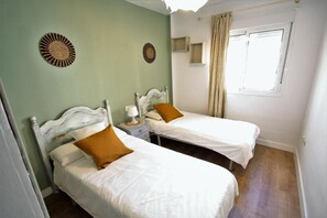 2 bedrooms, iron/ironing board, WiFi, bed sheets - Apartamento con Vistas a Playa. Ideal Para Familias (Cádiz)