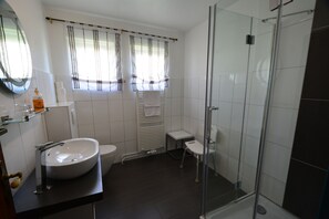 Standard-Doppelzimmer | Badezimmer