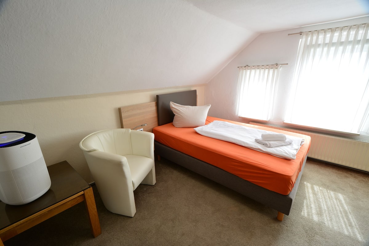 Standard-Einzelzimmer | 1 Schlafzimmer, Schreibtisch, laptopgeeigneter Arbeitsplatz