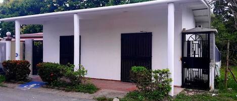 Fachada del alojamiento