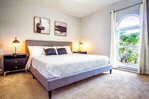 3 bedrooms, desk, iron/ironing board, travel crib