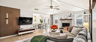 Minutes to Convention center,  family retreat, Pet-Friendly! King bed 