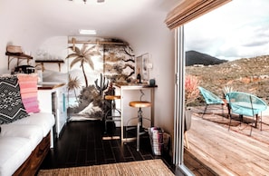 Mobile Home, Mountain View | Dining room - Arre Lulu Baja (Valle de Guadalupe)