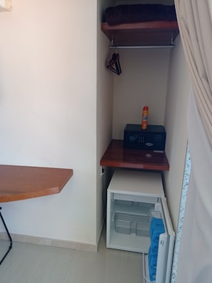 Habitación estándar con 1 cama doble o 2 individuales, lanai, vistas al patio | Sistema de insonorización