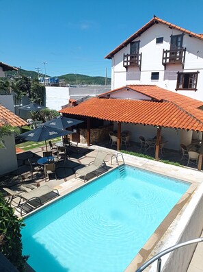 Standard Double or Twin Room, Lanai, Courtyard View | Living area