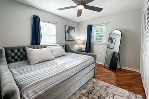 2 Schlafzimmer, Bügeleisen/Bügelbrett, WLAN, Bettwäsche