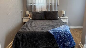 2 bedrooms, iron/ironing board, WiFi, bed sheets