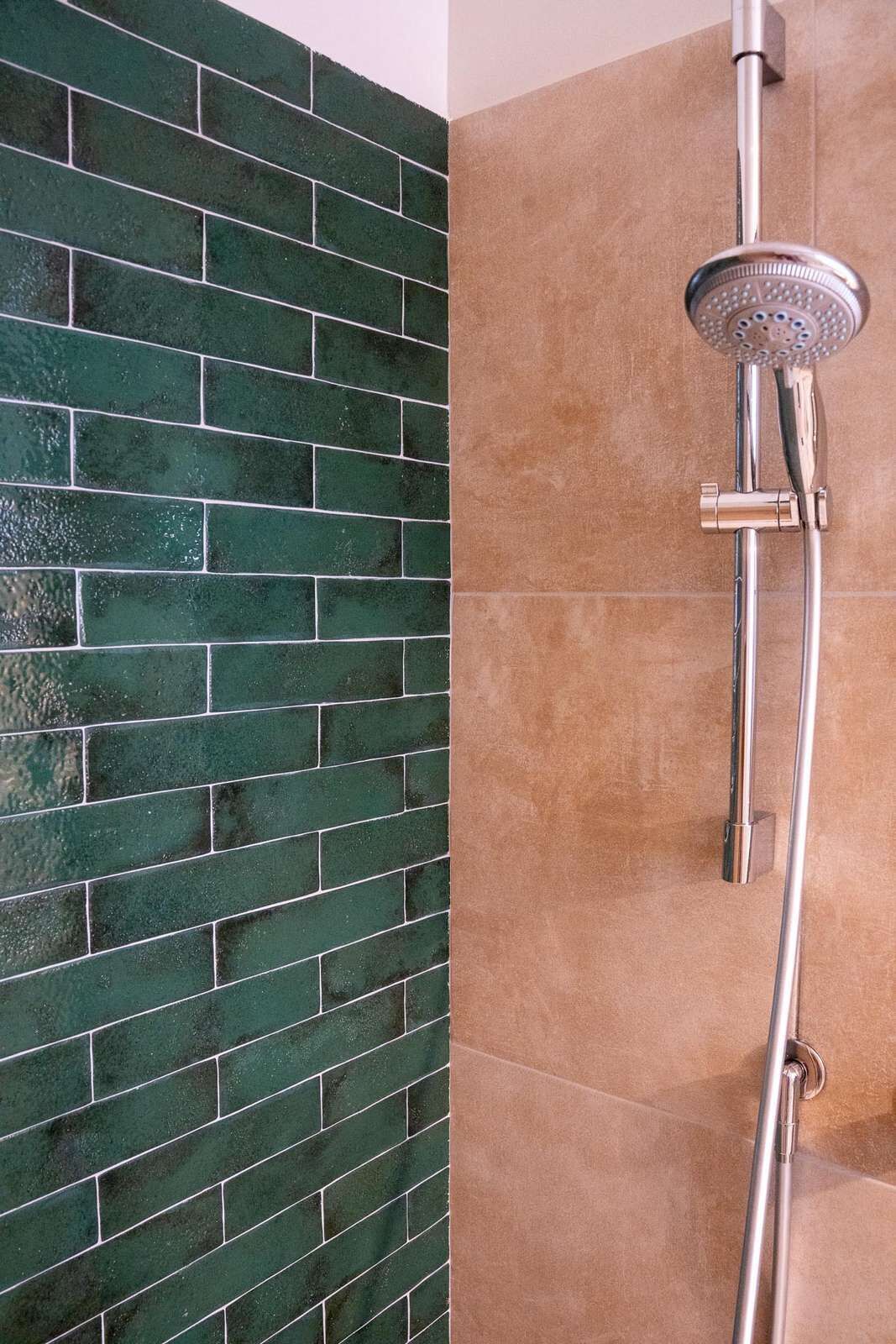 Dusche, Haartrockner, Bidet, Handtücher