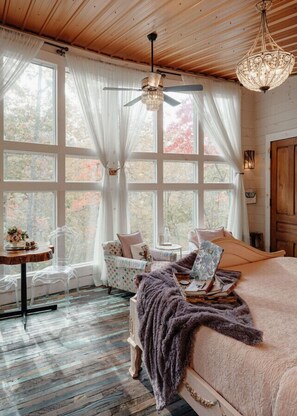 1 bedroom, free WiFi, bed sheets - Romantic Treehouse w/ Sauna, Hot Tub, & Fire Pits! (Bloomington Springs)