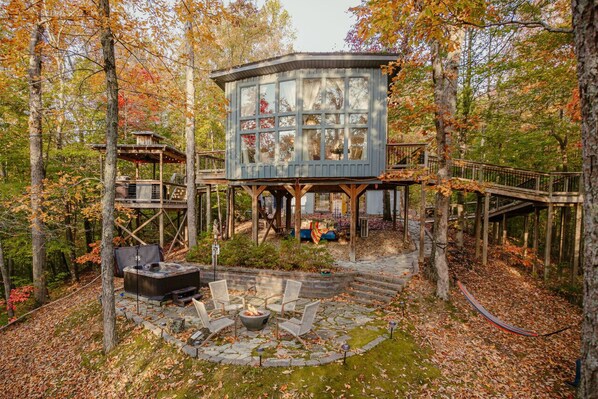 Outdoor dining - Romantic Treehouse w/ Sauna, Hot Tub, & Fire Pits! (Bloomington Springs)
