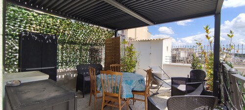 2 Bedroom Private vacation home in Laterza