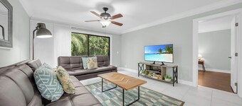 Fully Furnished Condo near Tin City & 5th Avenue