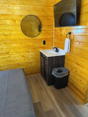 1 bedroom, WiFi, bed sheets - Sandstone Cabins at the Red Desert RV Park (Moab)