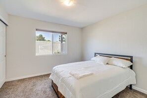 2 bedrooms, desk, iron/ironing board, internet - 3 Mi to Downtown Reno: Charming Condo w/ Patio (Reno)