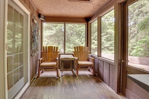 Peaceful Carrollton Retreat w/ Deck & Fire Pit!