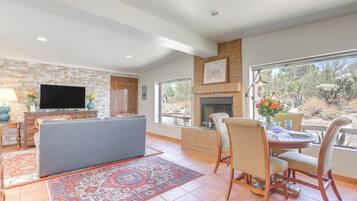 TV, fireplace