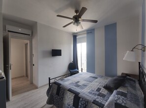 5 chambres, fer et planche à repasser, lit parapluie, Wi-Fi gratuit