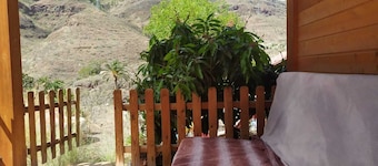 Relaxing mountain retreat for couples and families with everything you need!