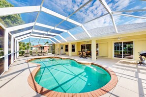 Een verwarmd zwembad