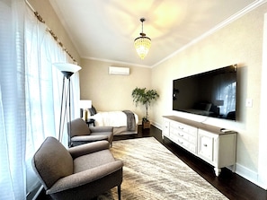 6 bedrooms, WiFi, bed sheets