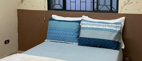 1 habitación, wifi y ropa de cama