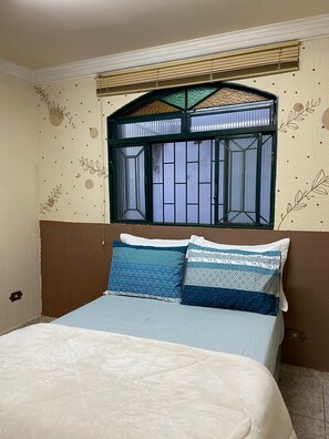 1 室のベッドルーム、WiFi、ベッドシーツ