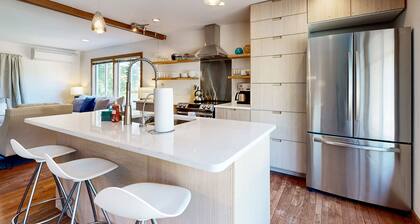 Spacious House with Modern Comforts and Nature's Playground Await