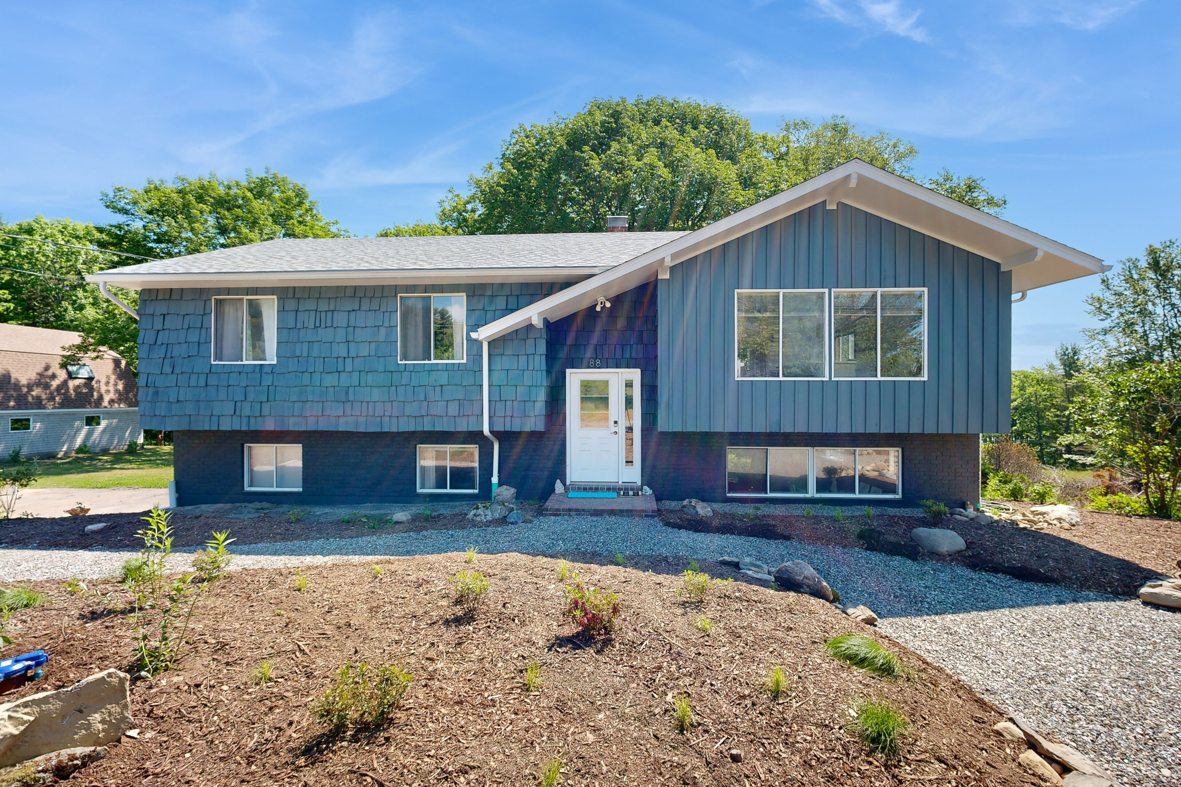 Spacious House with Modern Comforts and Nature's Playground Await