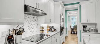 Exquisite Downtown Retreat2 Min to DPAC 5 Min Duke

