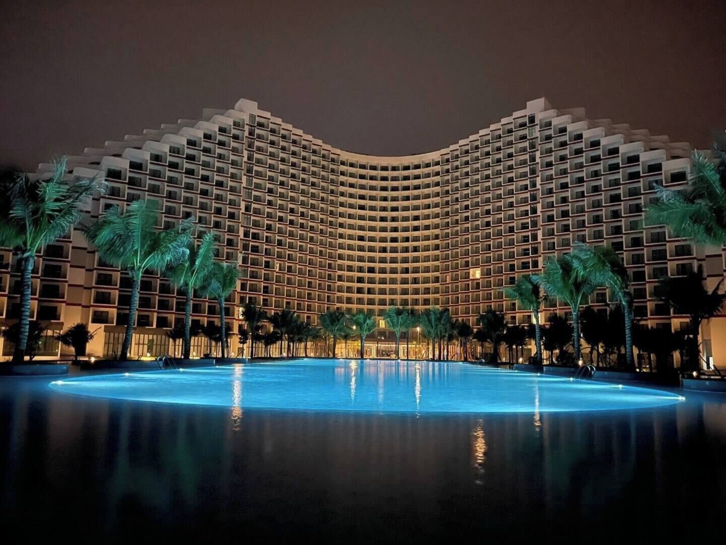 Boendets fasad - kväll/natt