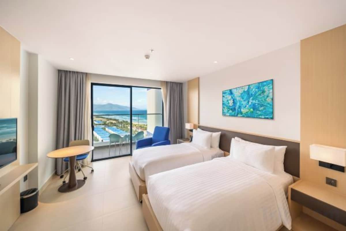 Deluxe 2-bed Room