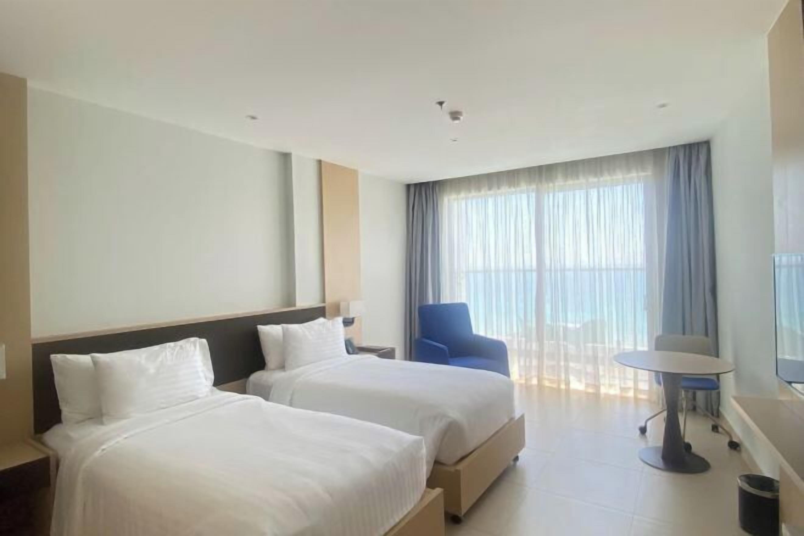 Minibar, soundproofing, free WiFi