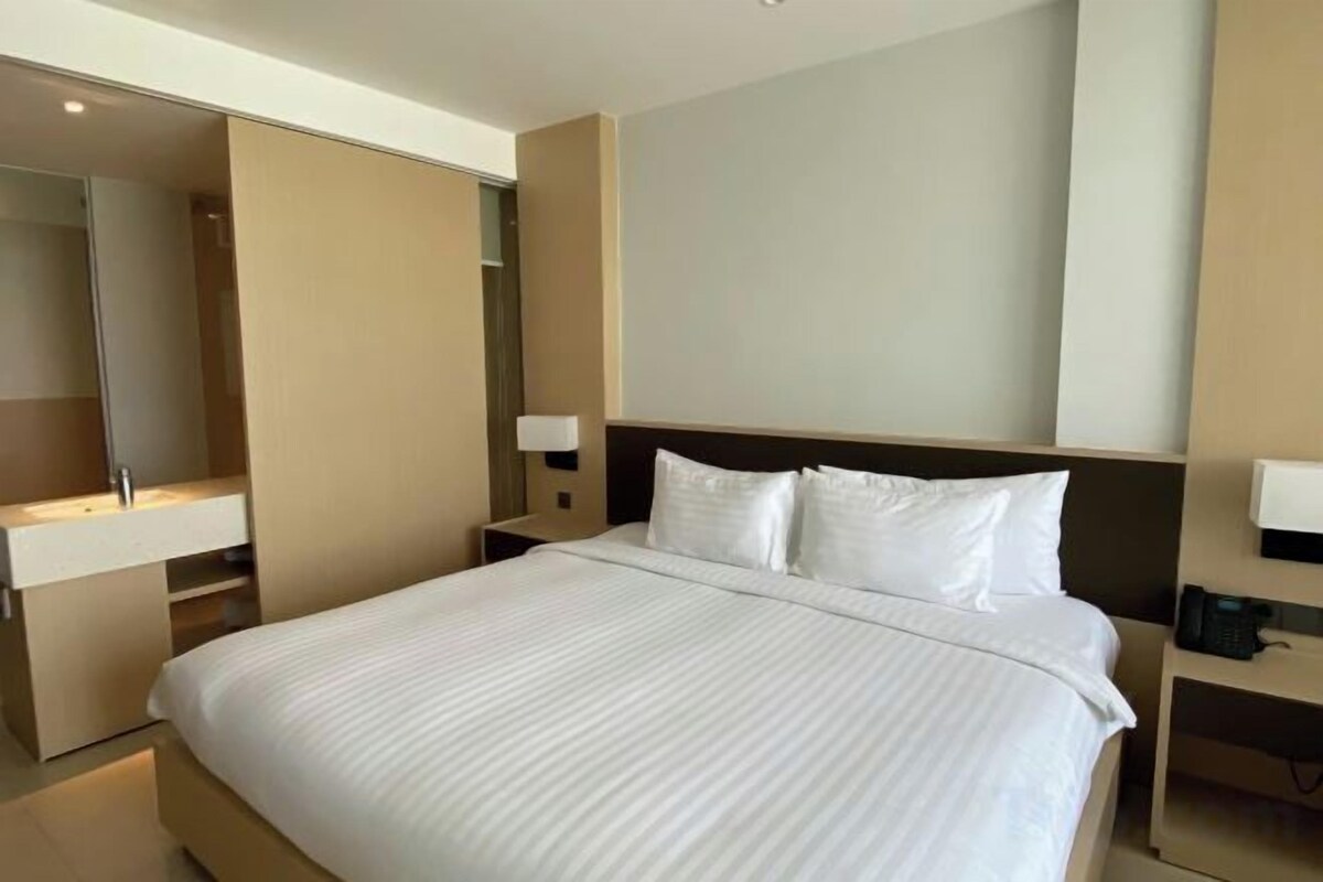 Minibar, kedap suara, dan Wi-Fi gratis