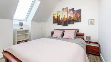 3 slaapkamers, een strijkplank/strijkijzer, gratis wifi