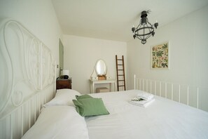 2 bedrooms, travel cot, free WiFi, bed sheets - Fulvia House, Rural Tuscany - CIN: IT051012C2QNJXHNQX (Castroncello)