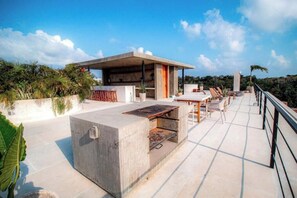 تناول الطعام بالخارج