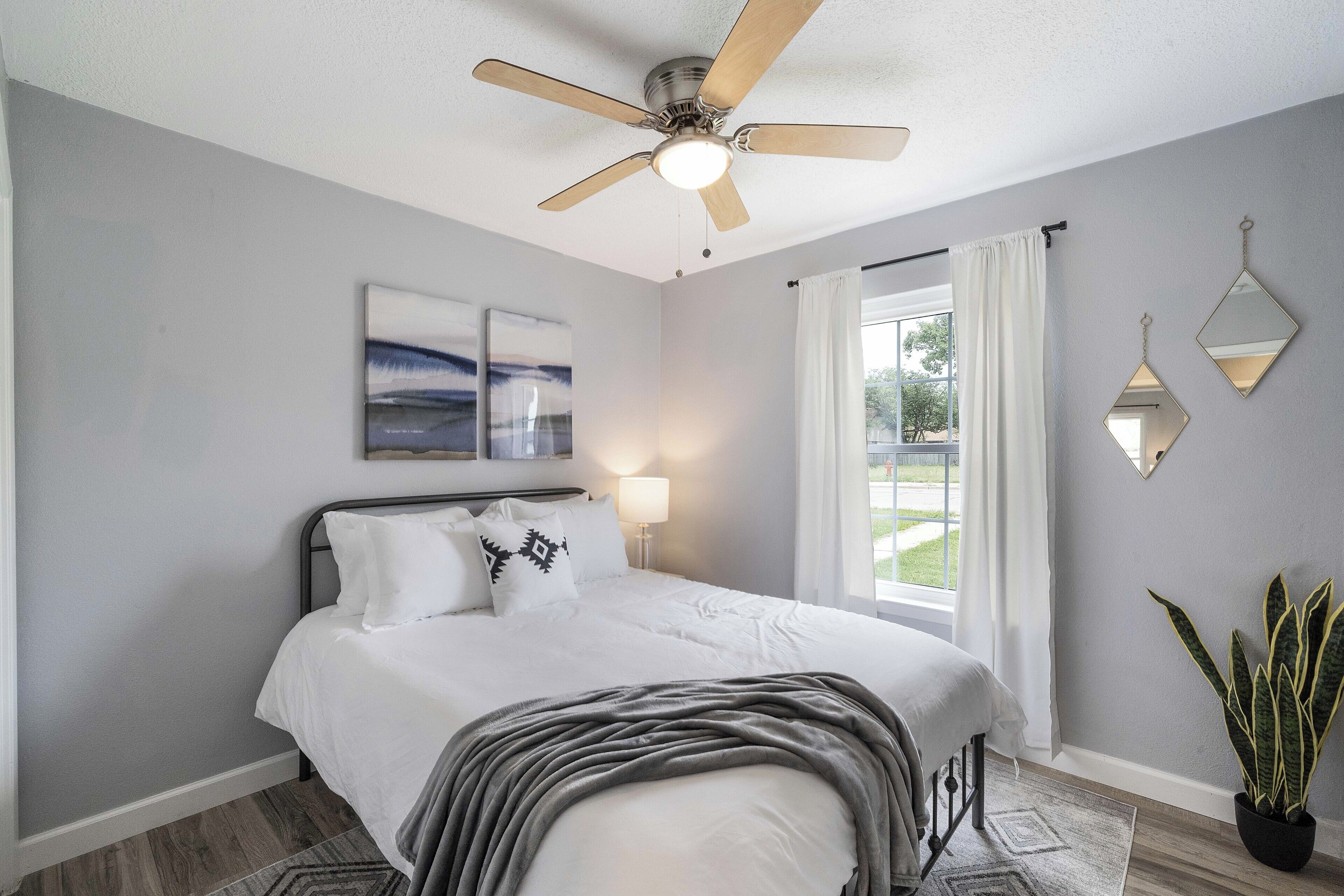 4BD Flat, Sleeps 10 - kids playroom w/bunkbed! 🐾 Pets OK, Near Public Pool!