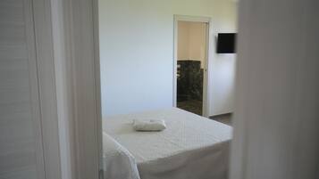 1 bedroom, bed sheets