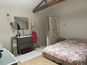 2 Schlafzimmer, Bügeleisen/Bügelbrett, WLAN