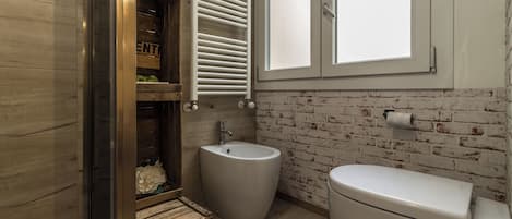 Apartment | Bathroom