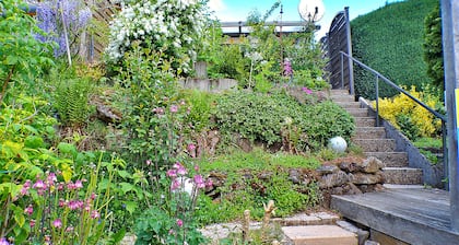 Grill, Überdachte Terrasse, Sonnenschirm, 2 Einzelbetten, 2xtv, Küche, Ww-knoten