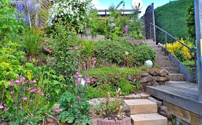 Grill, Überdachte Terrasse, Sonnenschirm, 2 Einzelbetten, 2xtv, Küche, Ww-knoten