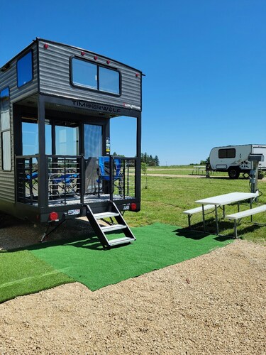Ridgetop Retreat Tiny Home, Dakota MN
