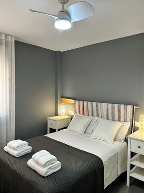 3 bedrooms, desk, iron/ironing board, travel cot