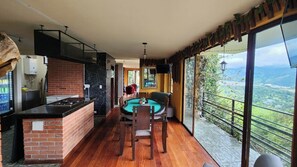 Game room - Espectacular Vista a las 3 Montañas Nevadas de la Cordillera Central Colombiana (Manizales)