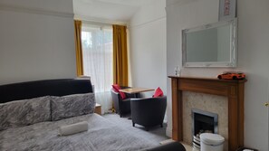 Økonomirom, 1 dobbeltseng, parkutsikt | Strykejern/-brett og wi-fi (inkludert)